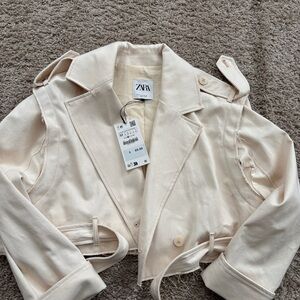 Zara Women's Cream Trench jacket